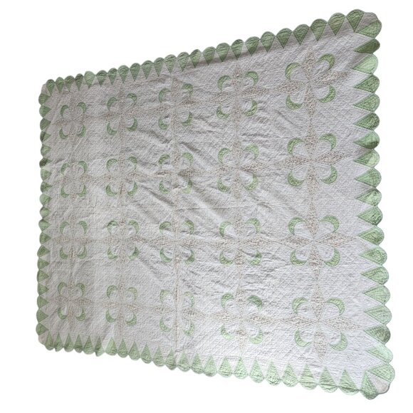 HANDMADE 1938 Clover Moon and‎ Star Quilt Scalloped Edge Floral 84 x 71in - Picture 6 of 16